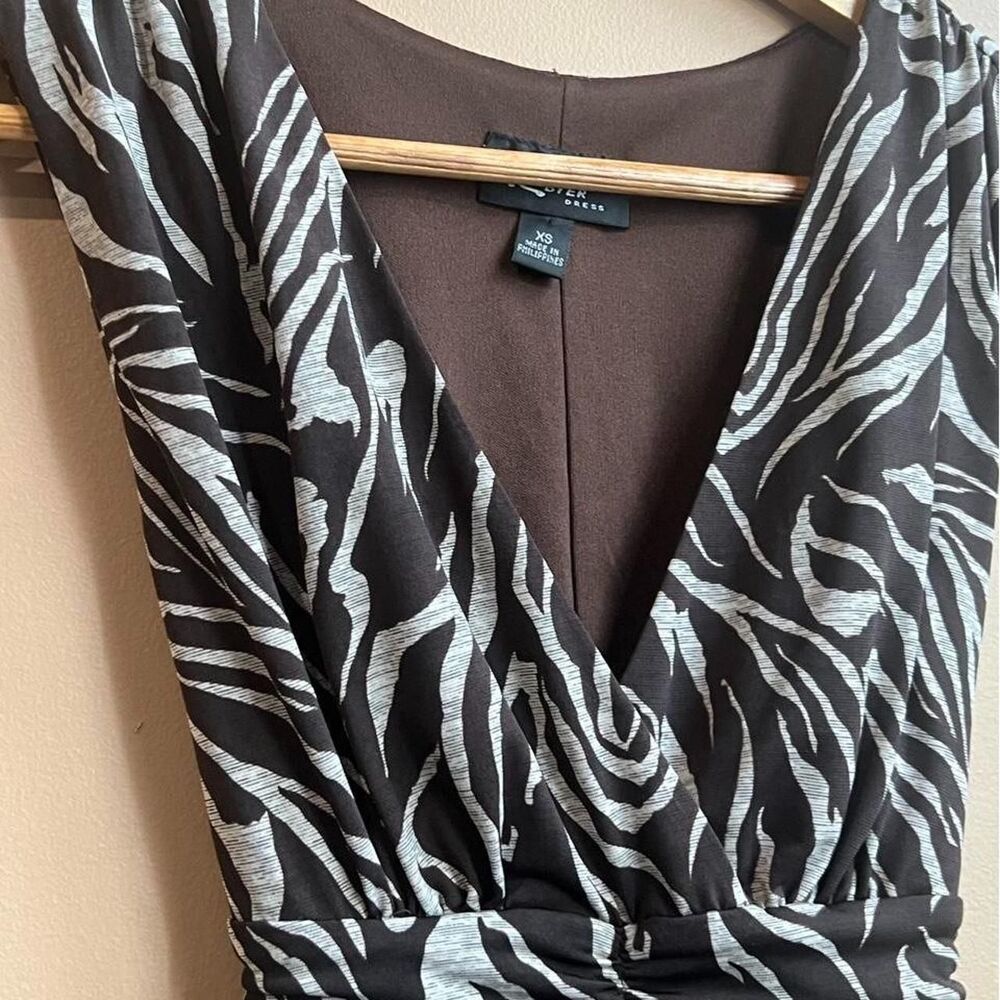 Y2K “Iz Byer dress” Zebra print mini-knee length dress with ruching and tie back - Picture 2 of 8